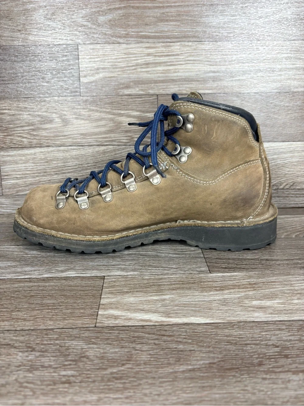 Danner Mountain Pass Gunmetal Boots Nubuck Leather Vibram Gore-Tex Men’s Sz 9EE